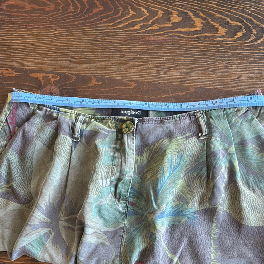 Women's Multicolor Patterned Shorts - Picture 4 of 4